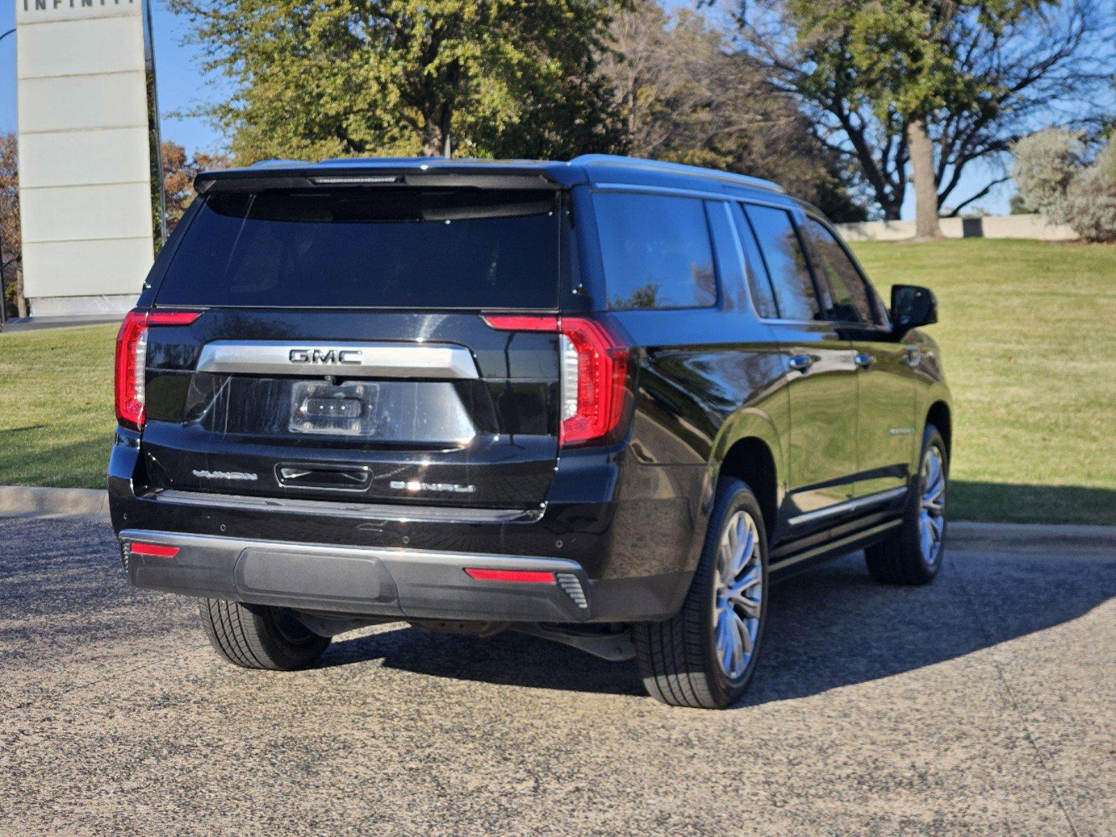 2022 GMC Yukon XL Vehicle Photo in FORT WORTH, TX 76132