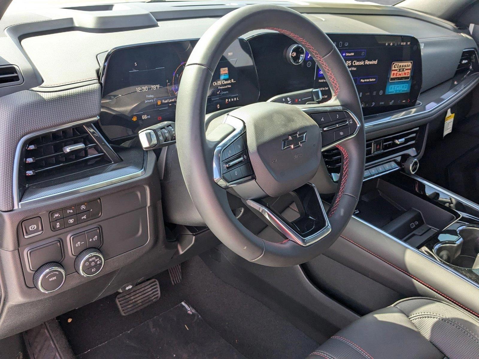 2025 Chevrolet Suburban Vehicle Photo in PEMBROKE PINES, FL 33024-6534