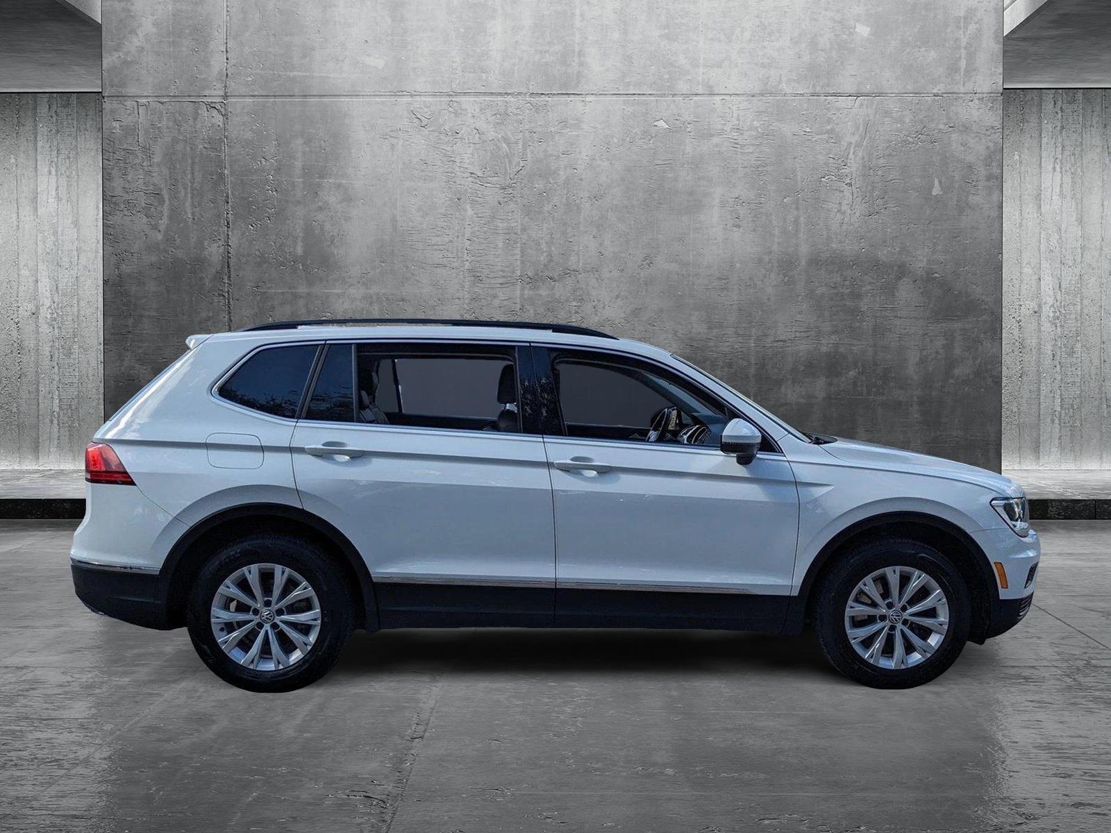 2018 Volkswagen Tiguan Vehicle Photo in Tampa, FL 33614