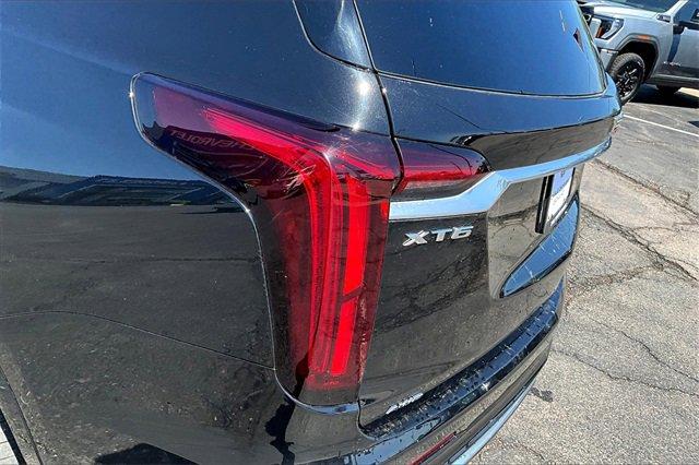 2022 Cadillac XT6 Vehicle Photo in TOPEKA, KS 66609-0000