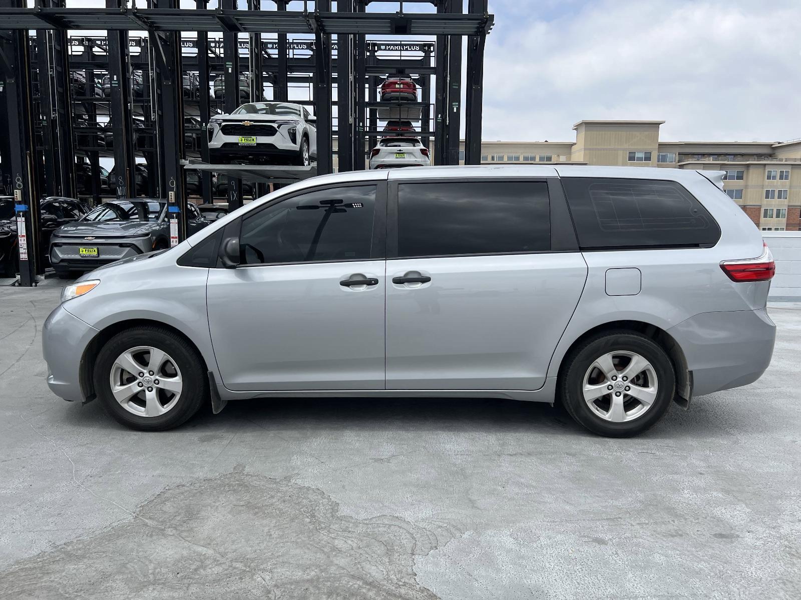 2017 Toyota Sienna Vehicle Photo in LOS ANGELES, CA 90007-3794