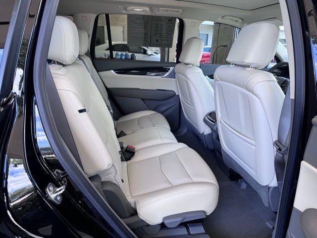 2025 Cadillac XT6 Vehicle Photo in DELRAY BEACH, FL 33483-3294