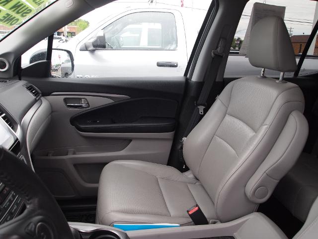 2019 Honda Ridgeline Vehicle Photo in MADISON, IN 47250-1611