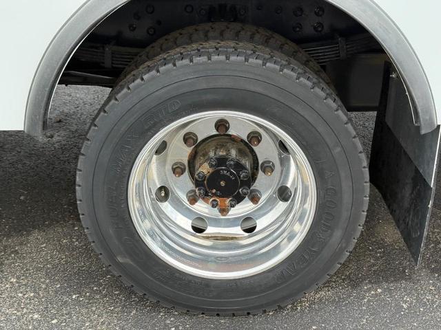 2024 Chevrolet Silverado 5500 HD Vehicle Photo in COLUMBIA, MO 65203-3903