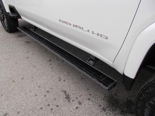 2025 GMC Sierra 2500 HD Vehicle Photo in LOWELL, MA 01852-4336