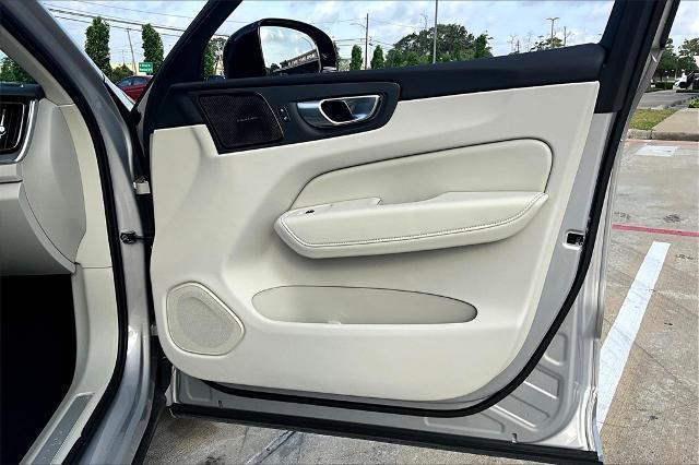2025 Volvo XC60 Plug-In Hybrid Vehicle Photo in Houston, TX 77007