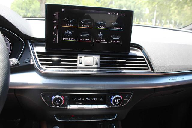 2024 Audi Q5 Vehicle Photo in HOUSTON, TX 77090
