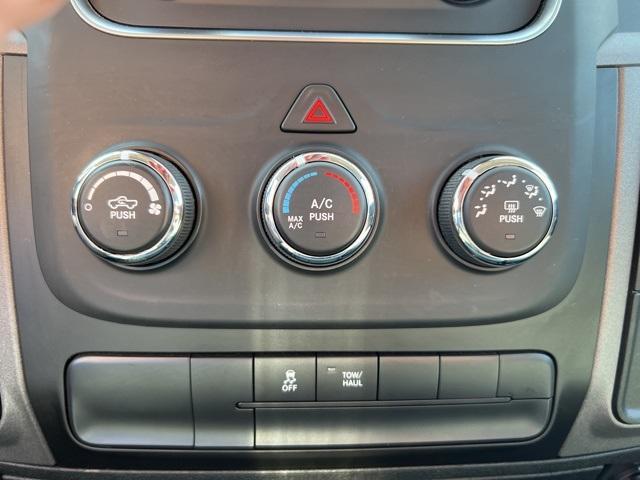2019 Ram 1500 Classic Vehicle Photo in GREEN BAY, WI 54304-5303