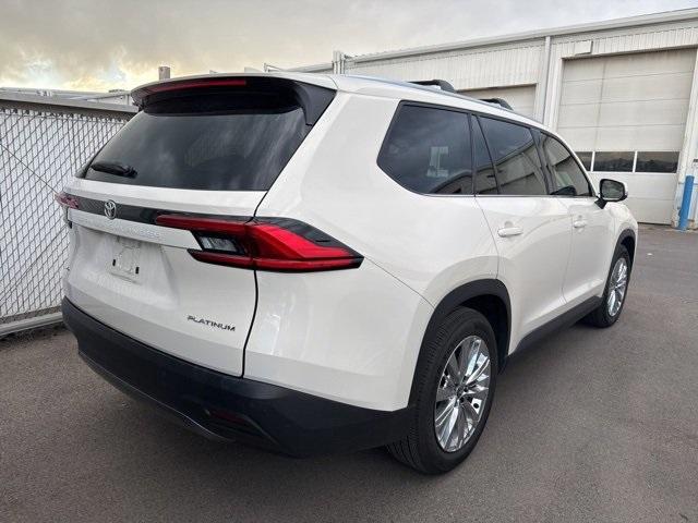 2024 Toyota Grand Highlander Vehicle Photo in ENGLEWOOD, CO 80113-6708