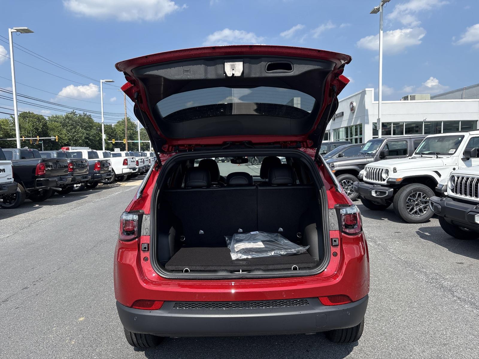 2025 Jeep Compass Vehicle Photo in Mechanicsburg, PA 17050-1707