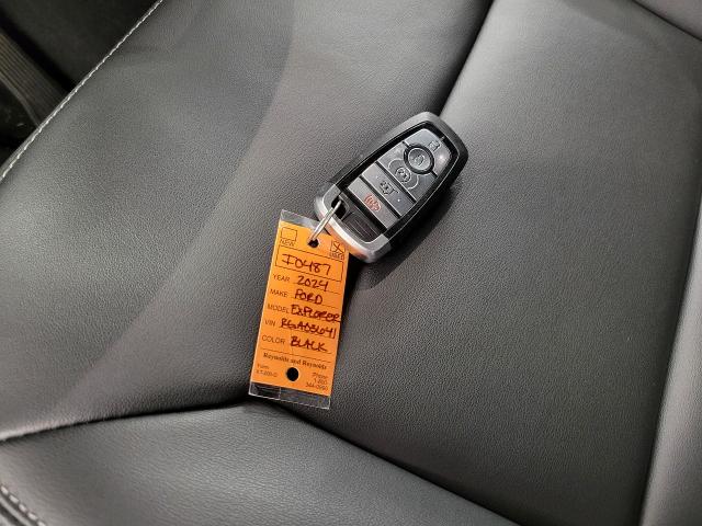 2024 Ford Explorer Vehicle Photo in Neenah, WI 54956