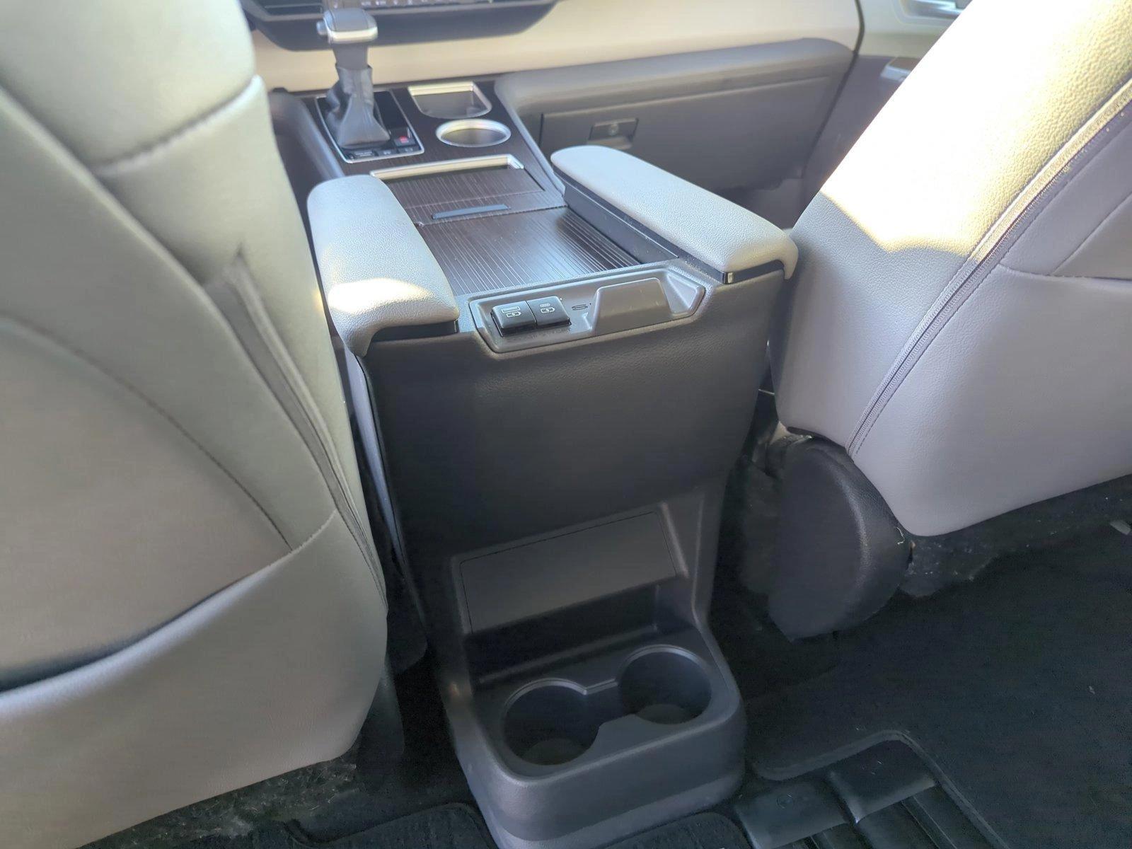 2023 Toyota Sienna Vehicle Photo in Memphis, TN 38125