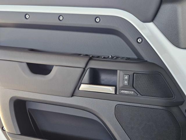 2025 Defender Vehicle Photo in AUSTIN, TX 78717