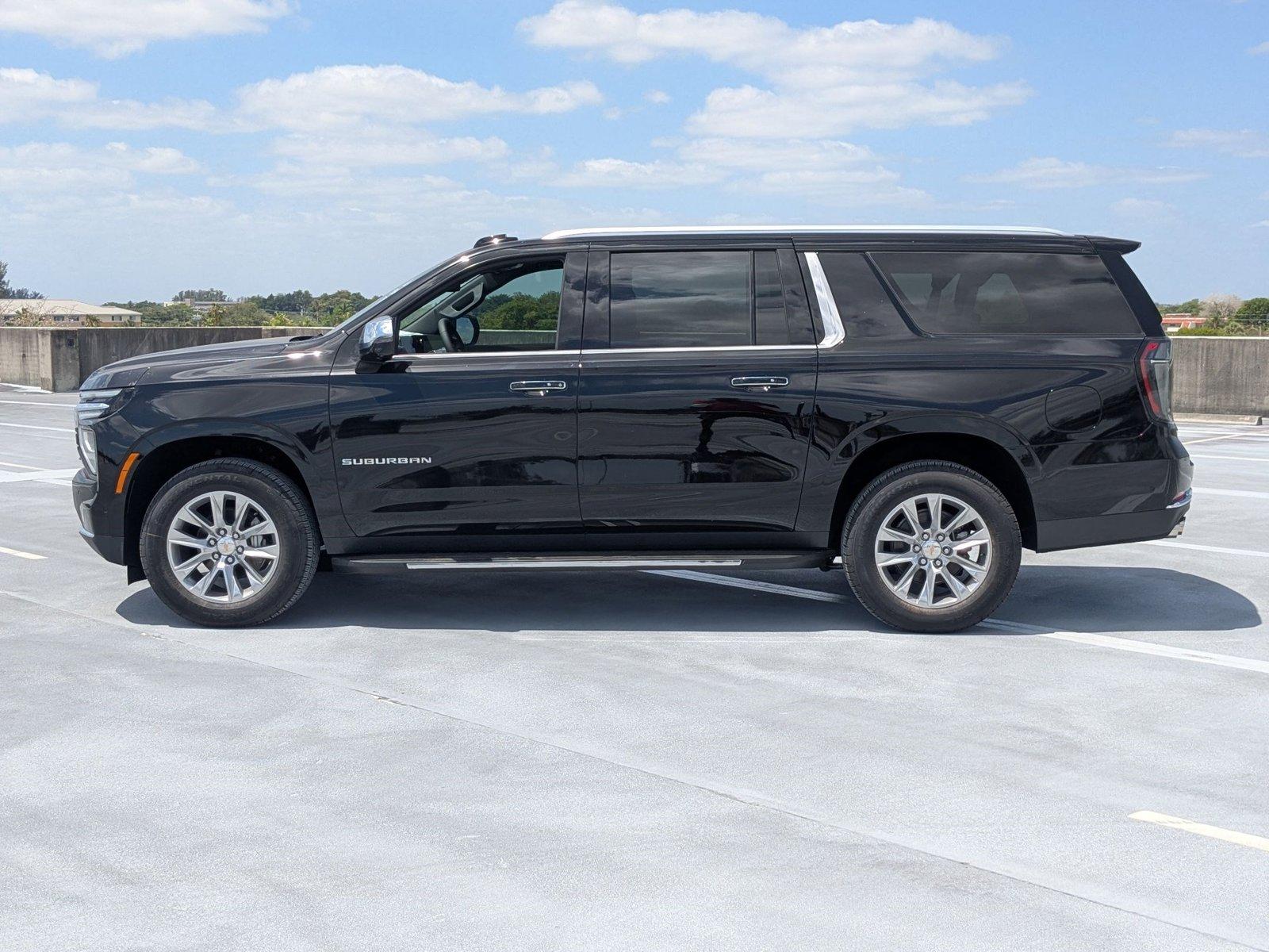 2025 Chevrolet Suburban Vehicle Photo in PEMBROKE PINES, FL 33024-6534