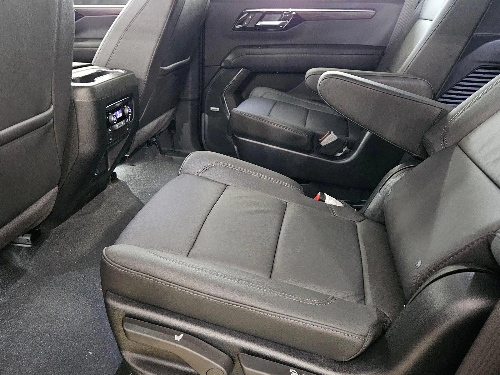 2025 Chevrolet Tahoe Vehicle Photo in GREENACRES, FL 33463-3207