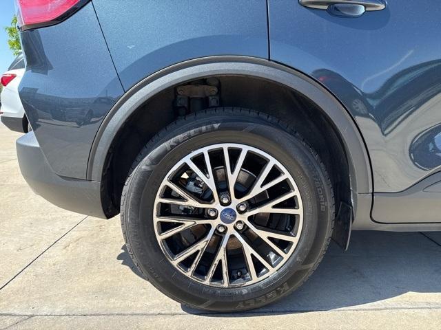2022 Ford Escape Vehicle Photo in ENGLEWOOD, CO 80113-6708