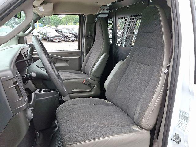 2024 Chevrolet Express Cargo 2500 Vehicle Photo in DANBURY, CT 06810-5034