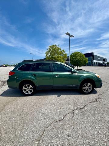 2013 Subaru Outback Vehicle Photo in Lees Summit, MO 64086