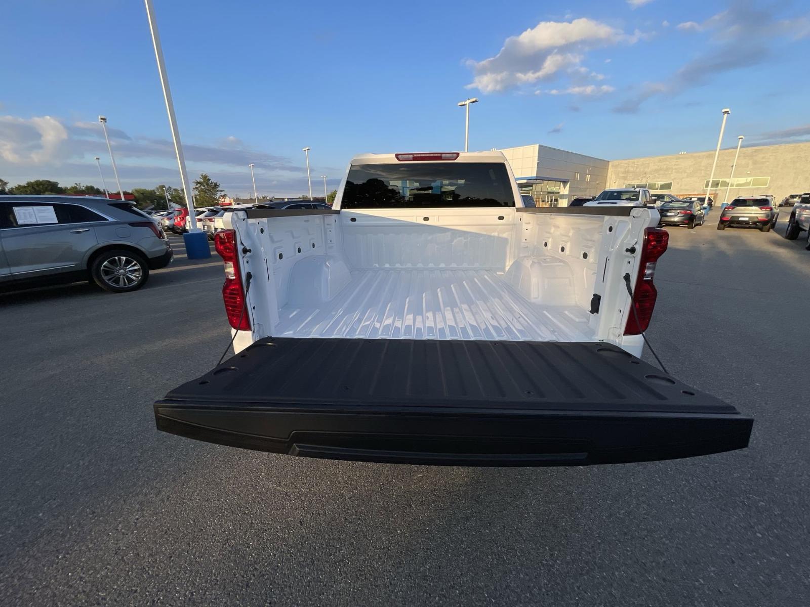 2024 Chevrolet Silverado 1500 Vehicle Photo in BENTONVILLE, AR 72712-4322