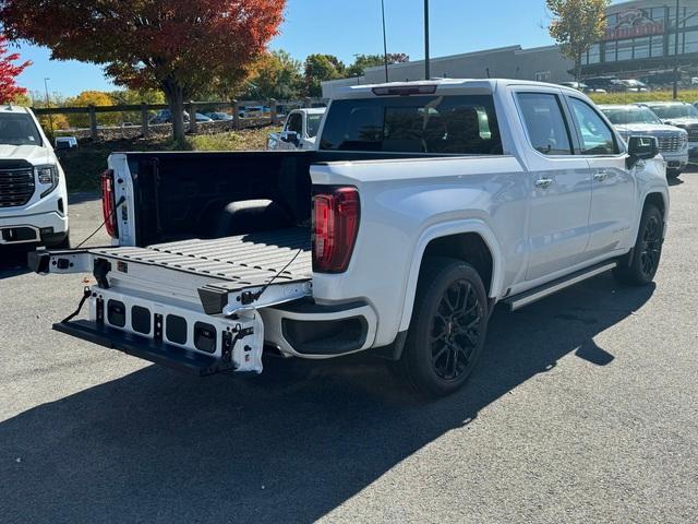 2025 GMC Sierra 1500 Vehicle Photo in LOWELL, MA 01852-4336