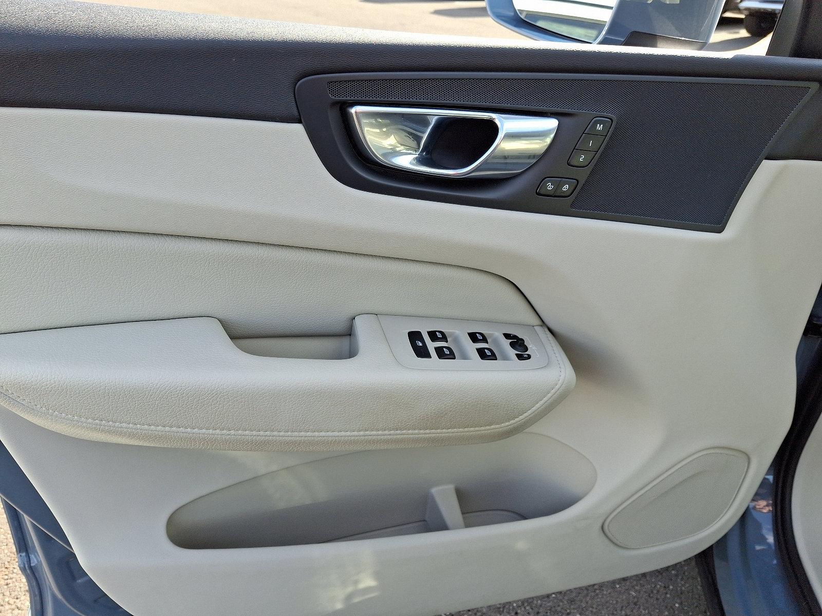 2022 Volvo XC60 Vehicle Photo in Trevose, PA 19053