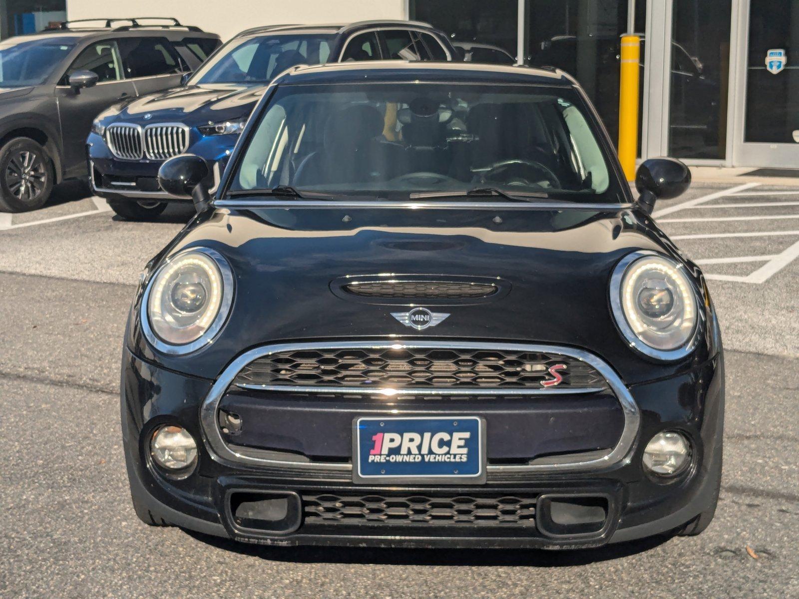 2015 MINI Cooper S Hardtop 4 Door Vehicle Photo in Towson, MD 21204