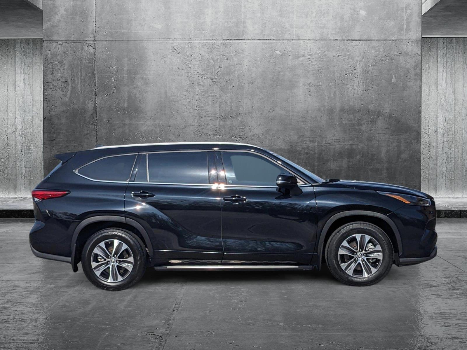 2022 Toyota Highlander Vehicle Photo in HOUSTON, TX 77034-5009