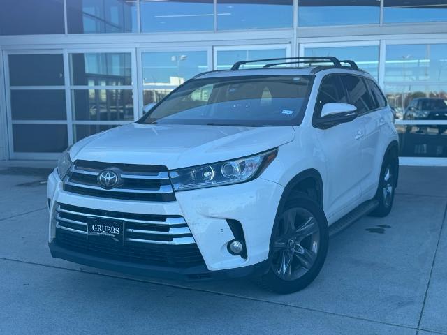 2017 Toyota Highlander Vehicle Photo in Grapevine, TX 76051