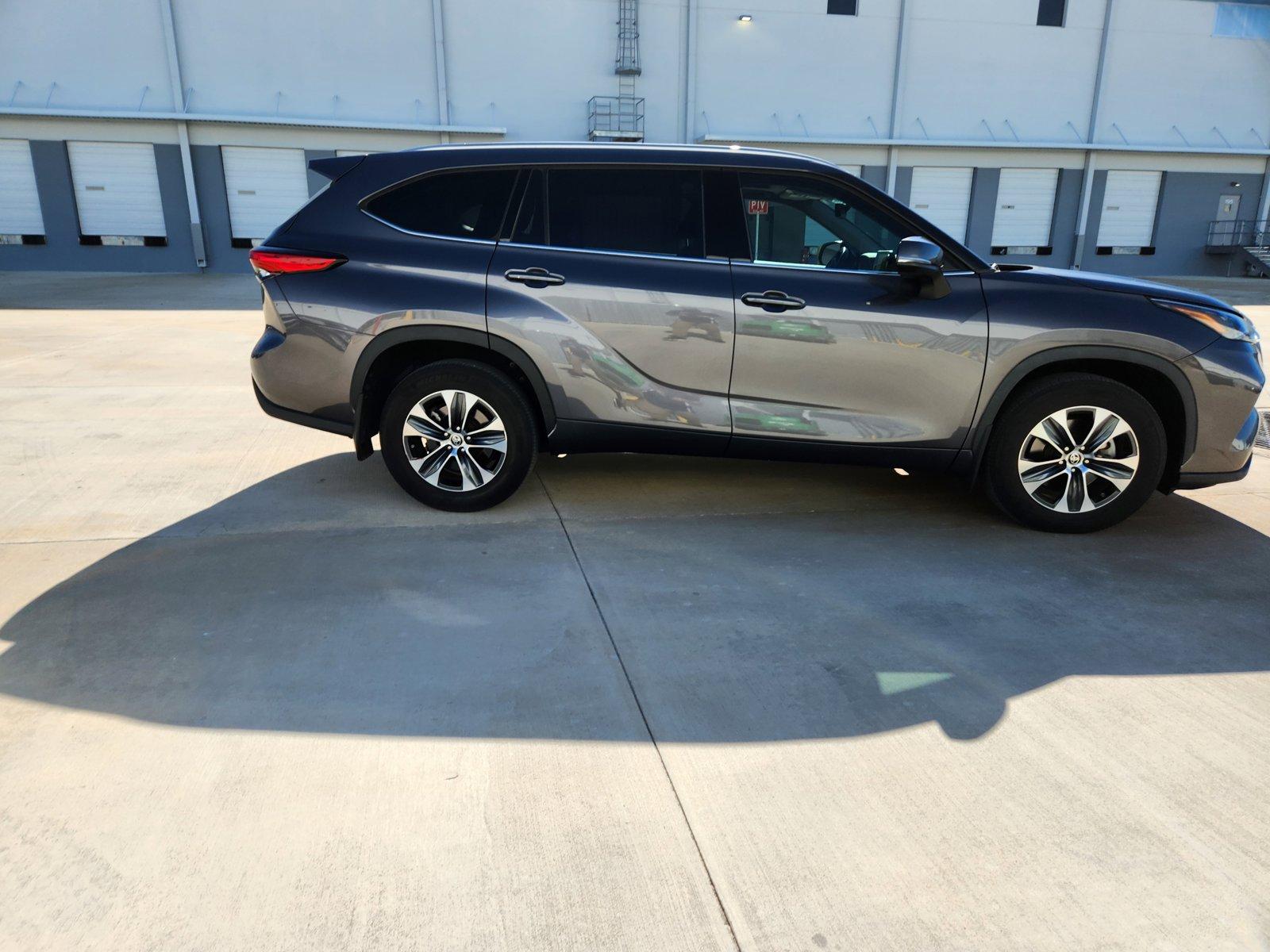 2022 Toyota Highlander Vehicle Photo in Winter Park, FL 32792