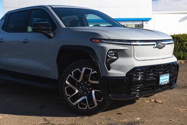 2025 Chevrolet Silverado EV Vehicle Photo in NEWBERG, OR 97132-1927