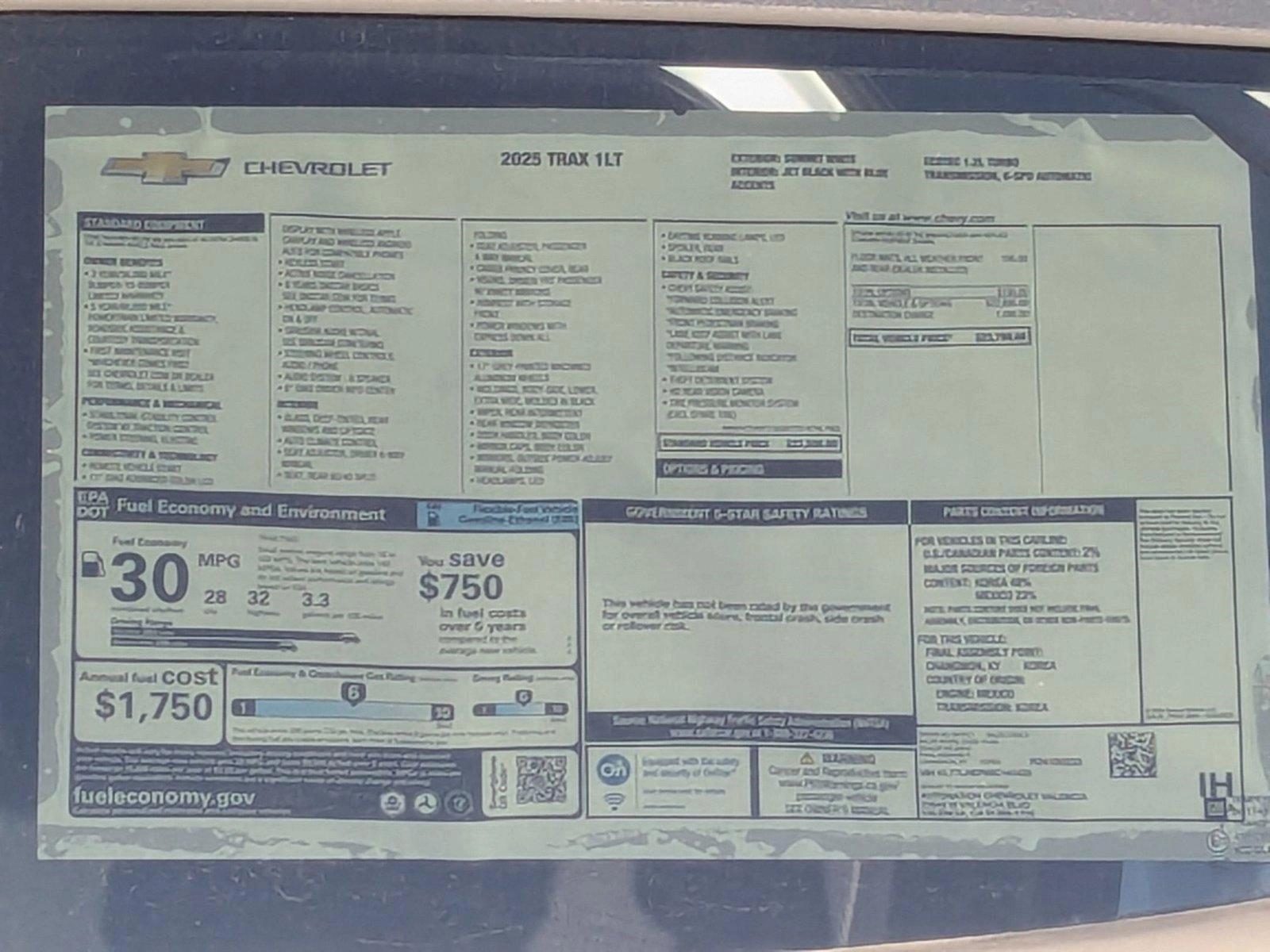 2025 Chevrolet Trax Vehicle Photo in VALENCIA, CA 91355-1705