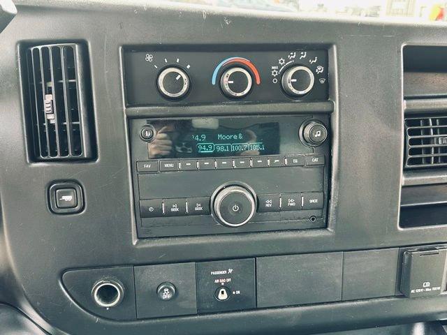 2016 Chevrolet Express Cutaway 3500 Vehicle Photo in MEDINA, OH 44256-9631