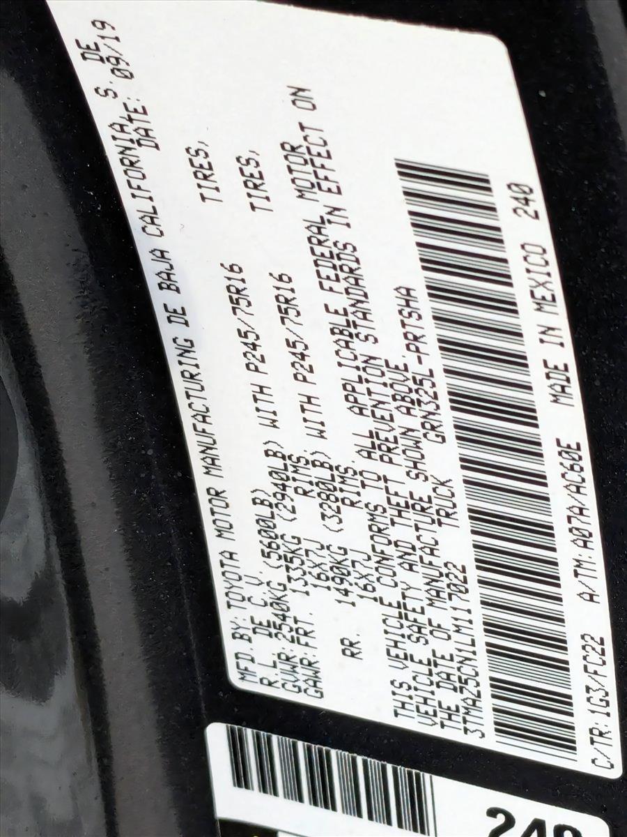 2020 Toyota Tacoma 2WD Vehicle Photo in Miami, FL 33015