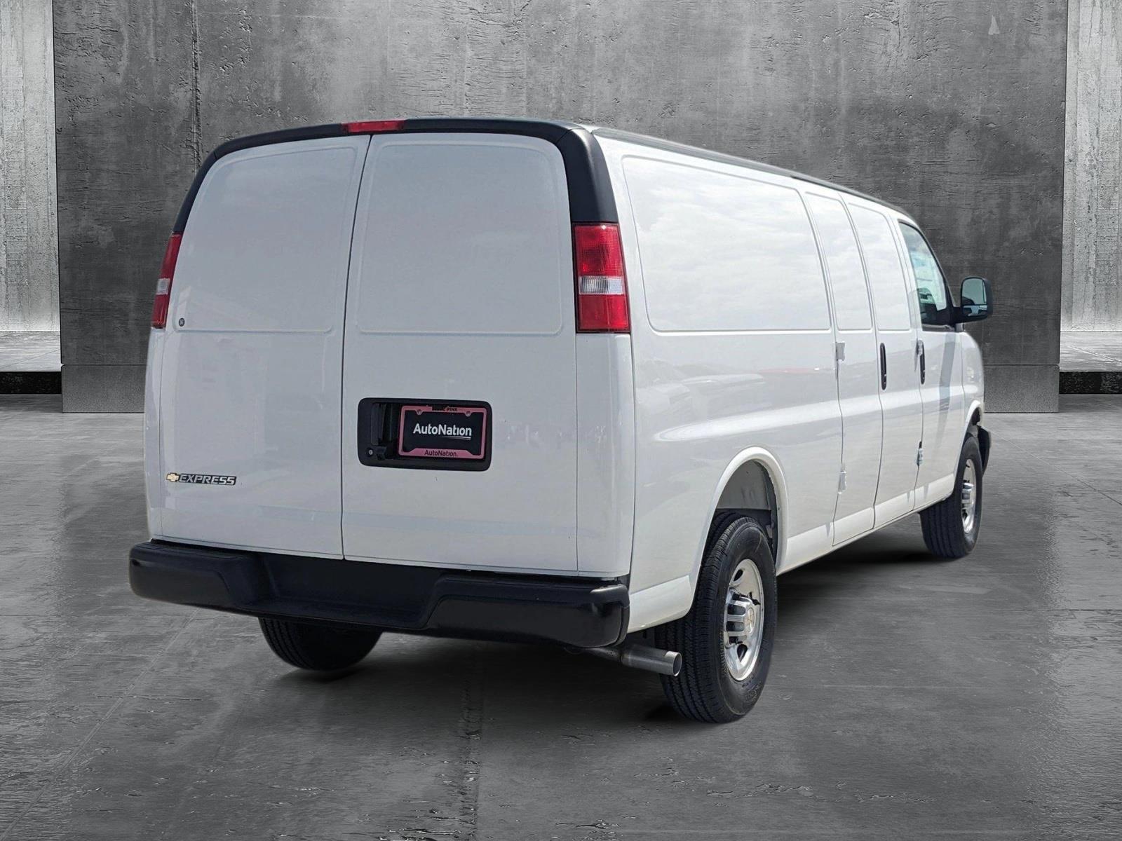 2025 Chevrolet Express Cargo 2500 Vehicle Photo in MIAMI, FL 33172-3015
