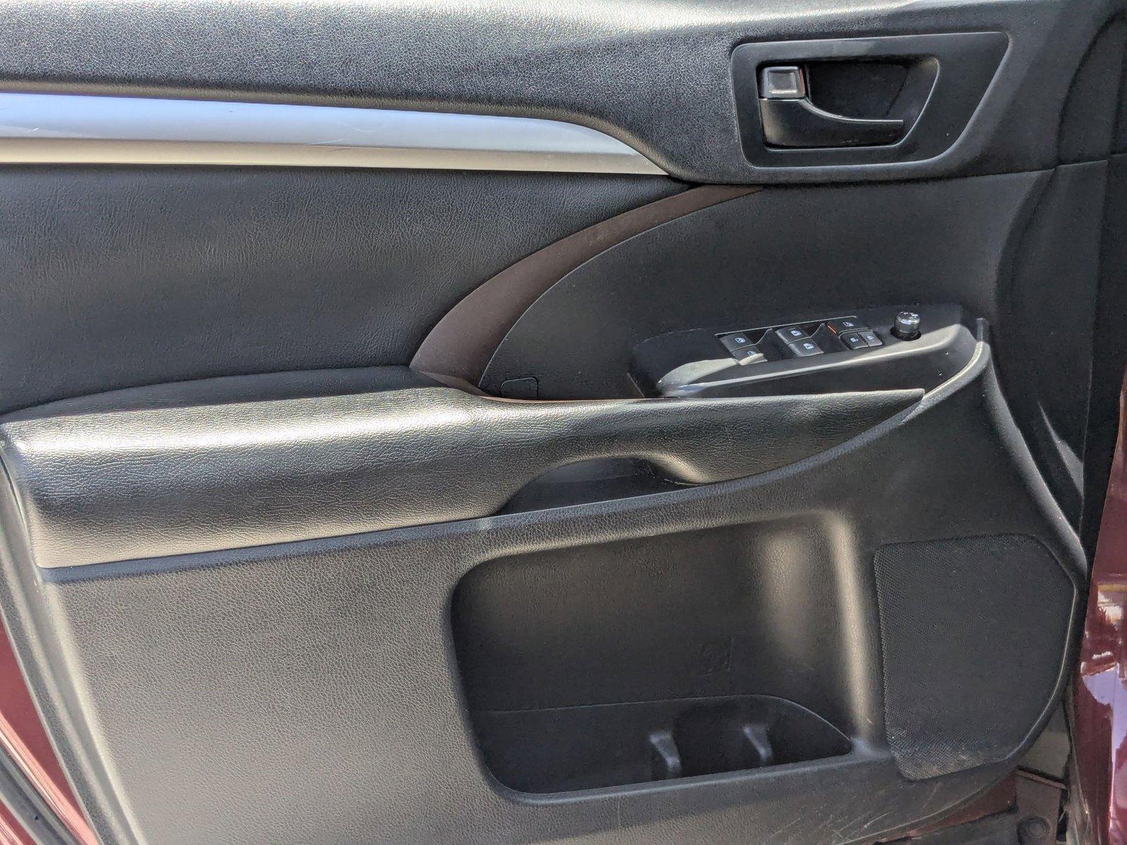 2014 Toyota Highlander Vehicle Photo in Tampa, FL 33614