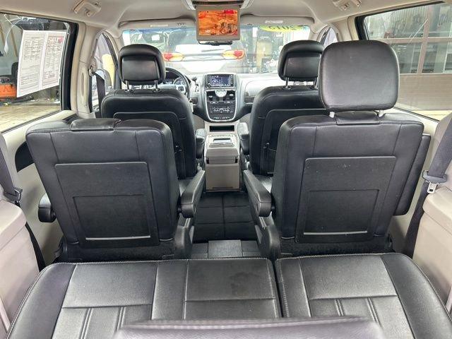 2015 Chrysler Town & Country Vehicle Photo in MEDINA, OH 44256-9631