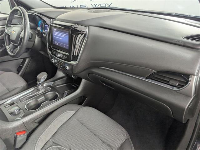 2022 Chevrolet Traverse Vehicle Photo in ENGLEWOOD, CO 80113-6708