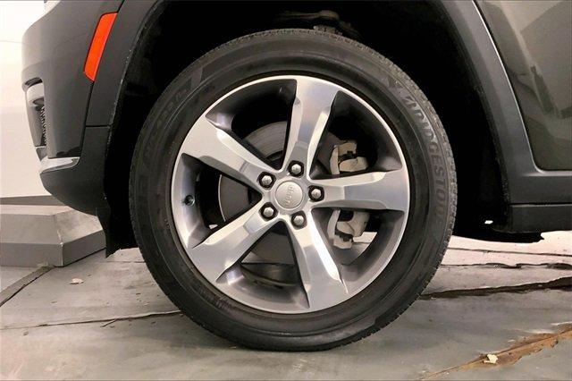 2022 Jeep Grand Cherokee L Vehicle Photo in INDEPENDENCE, MO 64055-1314