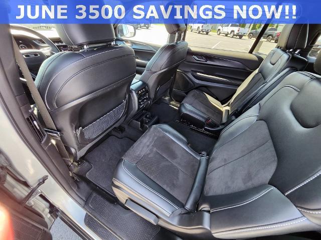 2023 Jeep Grand Cherokee L Vehicle Photo in GREEN BAY, WI 54304-5303