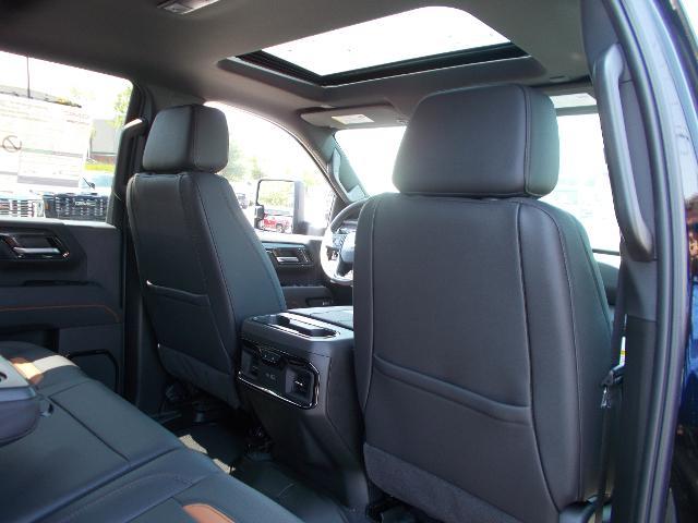 2025 GMC Sierra 2500 HD Vehicle Photo in LOWELL, MA 01852-4336
