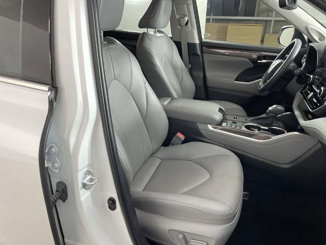 2024 Toyota Highlander Vehicle Photo in GILBERT, AZ 85297-0402