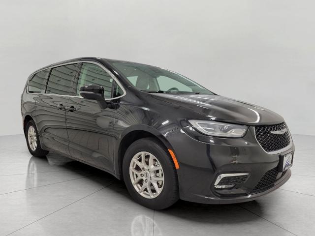 2023 Chrysler Pacifica Vehicle Photo in Neenah, WI 54956