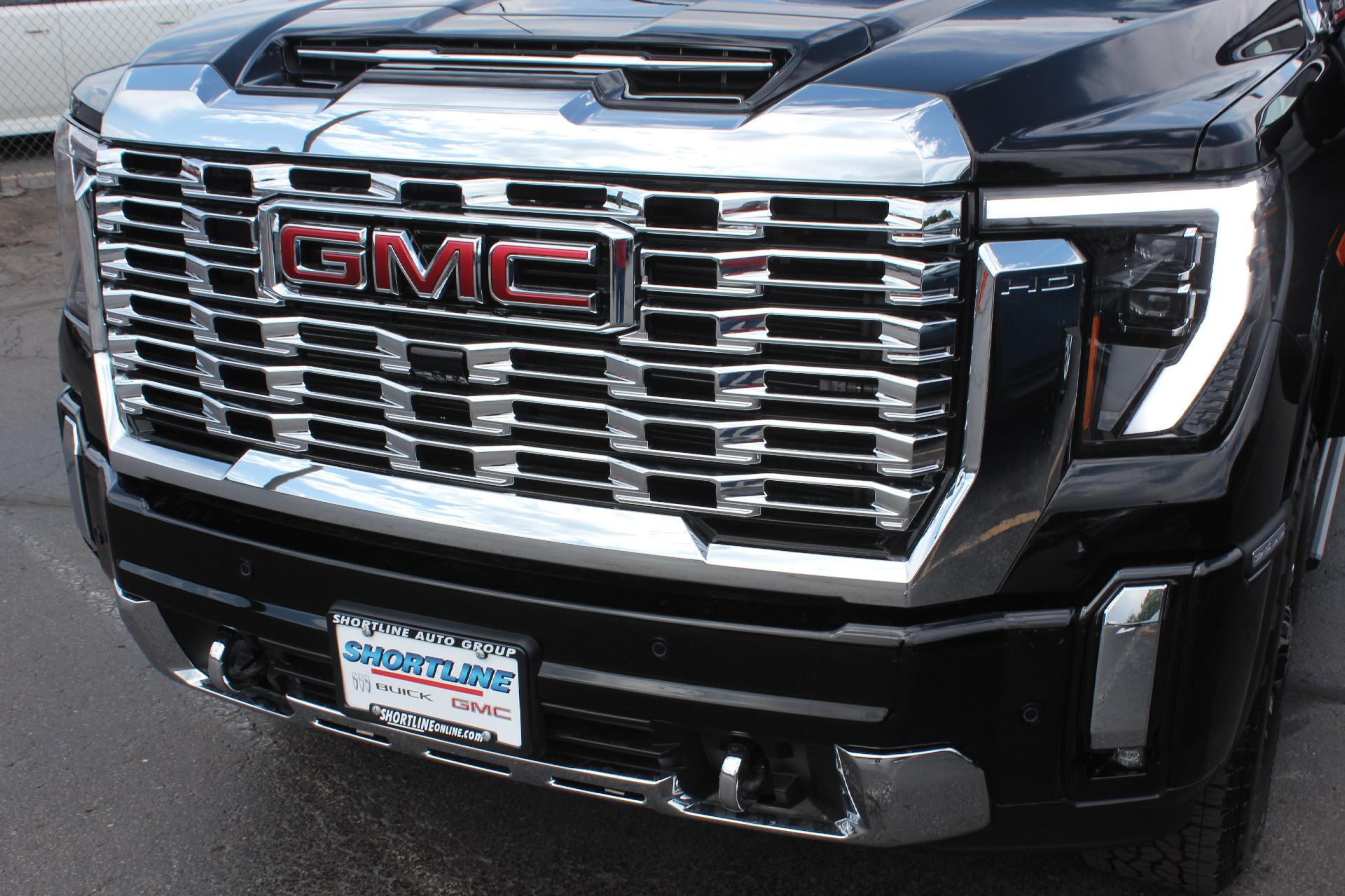 2025 GMC Sierra 2500 HD Vehicle Photo in AURORA, CO 80012-4011
