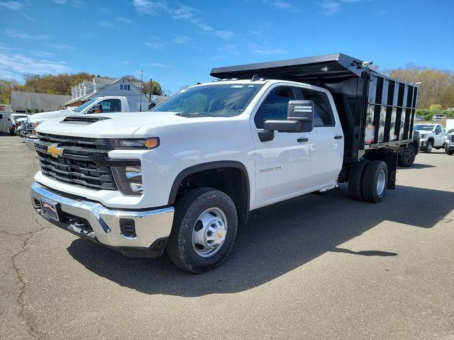 2024 Chevrolet Silverado 3500 HD Chassis Cab Vehicle Photo in DANBURY, CT 06810-5034