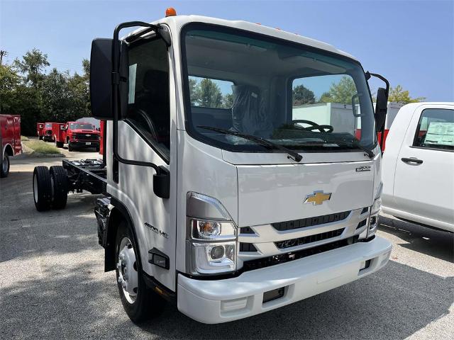 2025 Chevrolet Low Cab Forward 4500 Vehicle Photo in ALCOA, TN 37701-3235