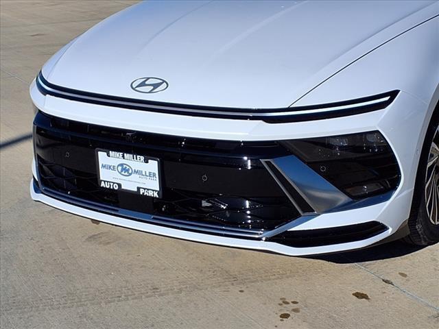 2025 Hyundai SONATA Hybrid Vehicle Photo in Peoria, IL 61615