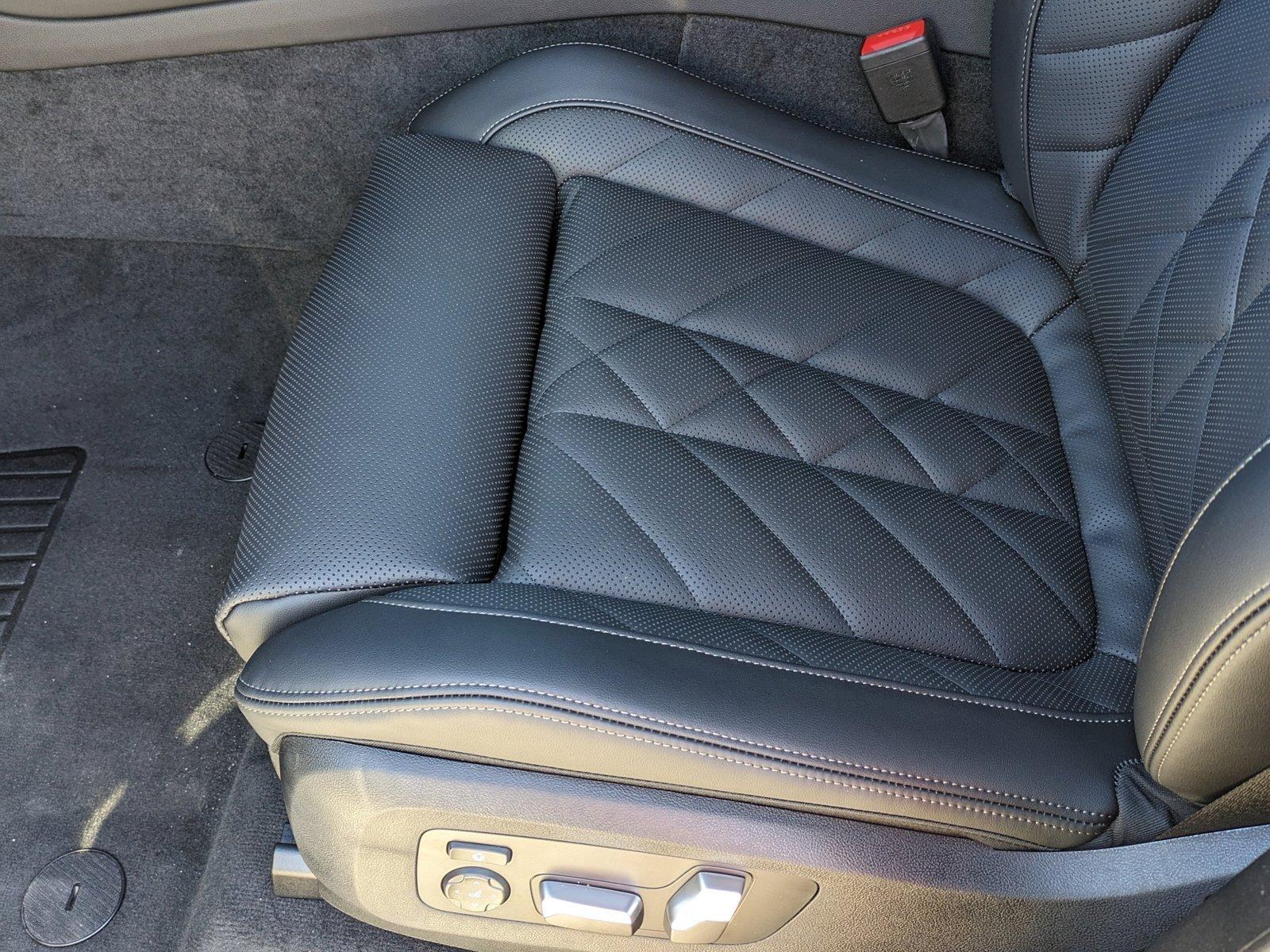 2025 BMW X5 xDrive50e Vehicle Photo in Rockville, MD 20852