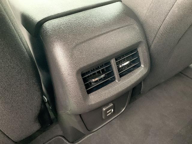 2022 Chevrolet Equinox Vehicle Photo in MOON TOWNSHIP, PA 15108-2571