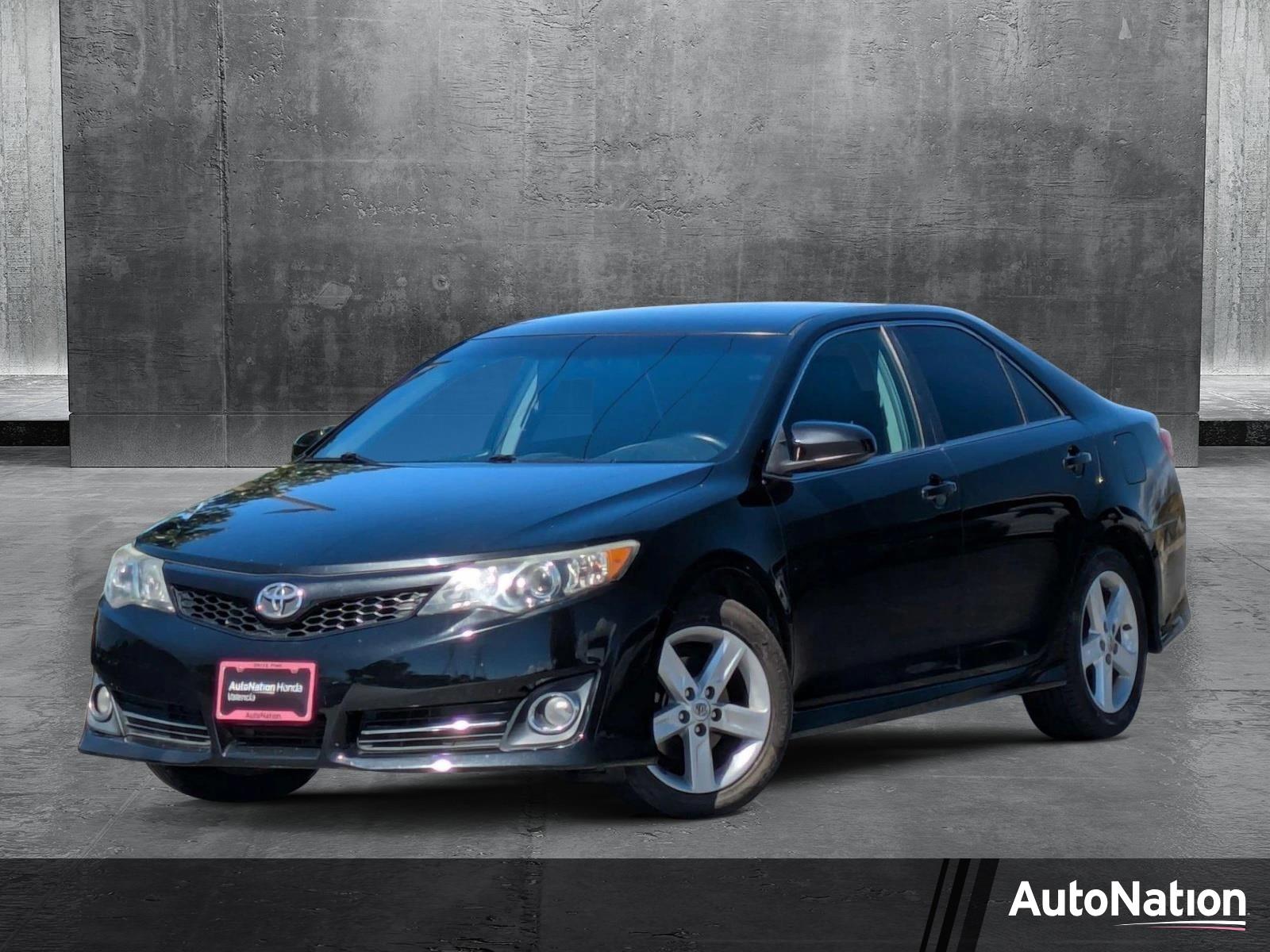 2014 Toyota Camry Vehicle Photo in Valencia, CA 91355-1794