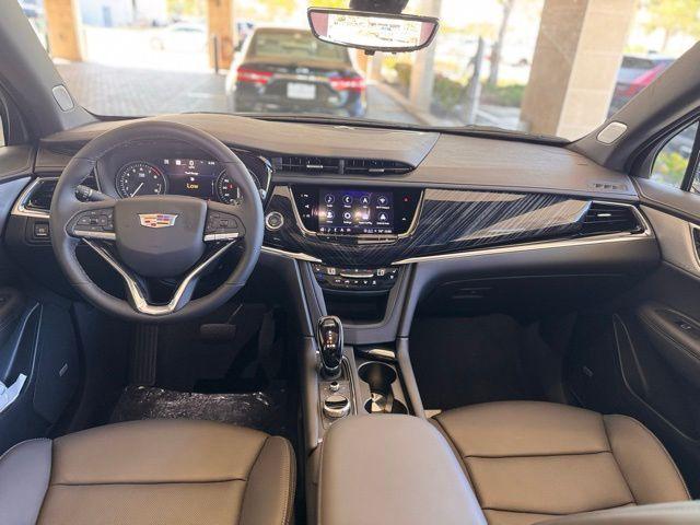 2025 Cadillac XT6 Vehicle Photo in DELRAY BEACH, FL 33483-3294